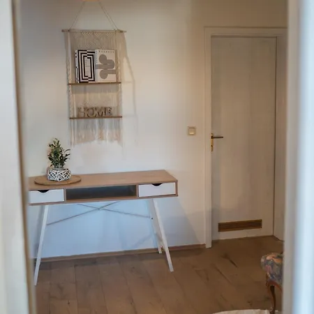 Cozy Hideaway -5 Min Zur Autobahn - Self Check-in Apartment Budingen