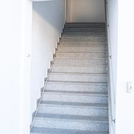 Cozy Apartment Hideaway 170 Qm - 5 Min Zur Autobahn - Self Check-In Apartamento