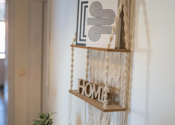 Cozy Hideaway 170 Qm - 5 Min Zur Autobahn - Self Check-in Lägenhet *