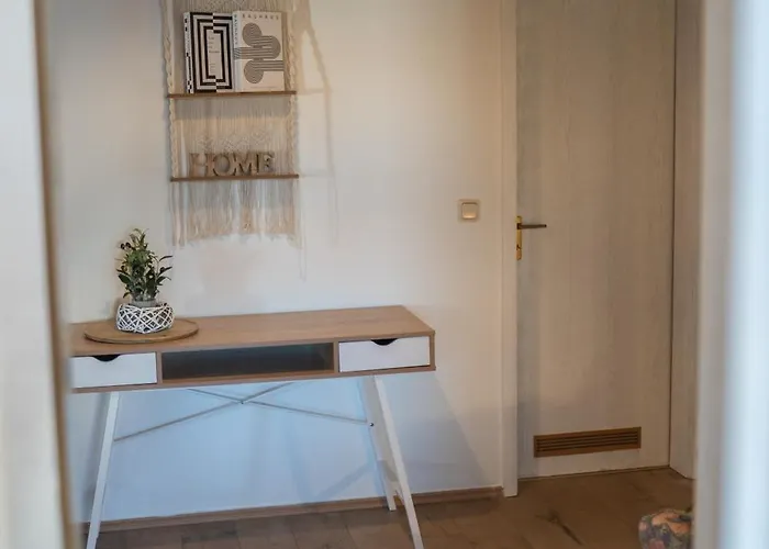 Cozy Hideaway 170 Qm - 5 Min Zur Autobahn - Self Check-in Lägenhet Büdingen