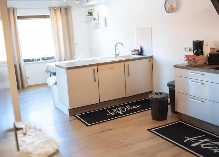 Cozy Hideaway 170 Qm - 5 Min Zur Autobahn - Self Check-in Lägenhet